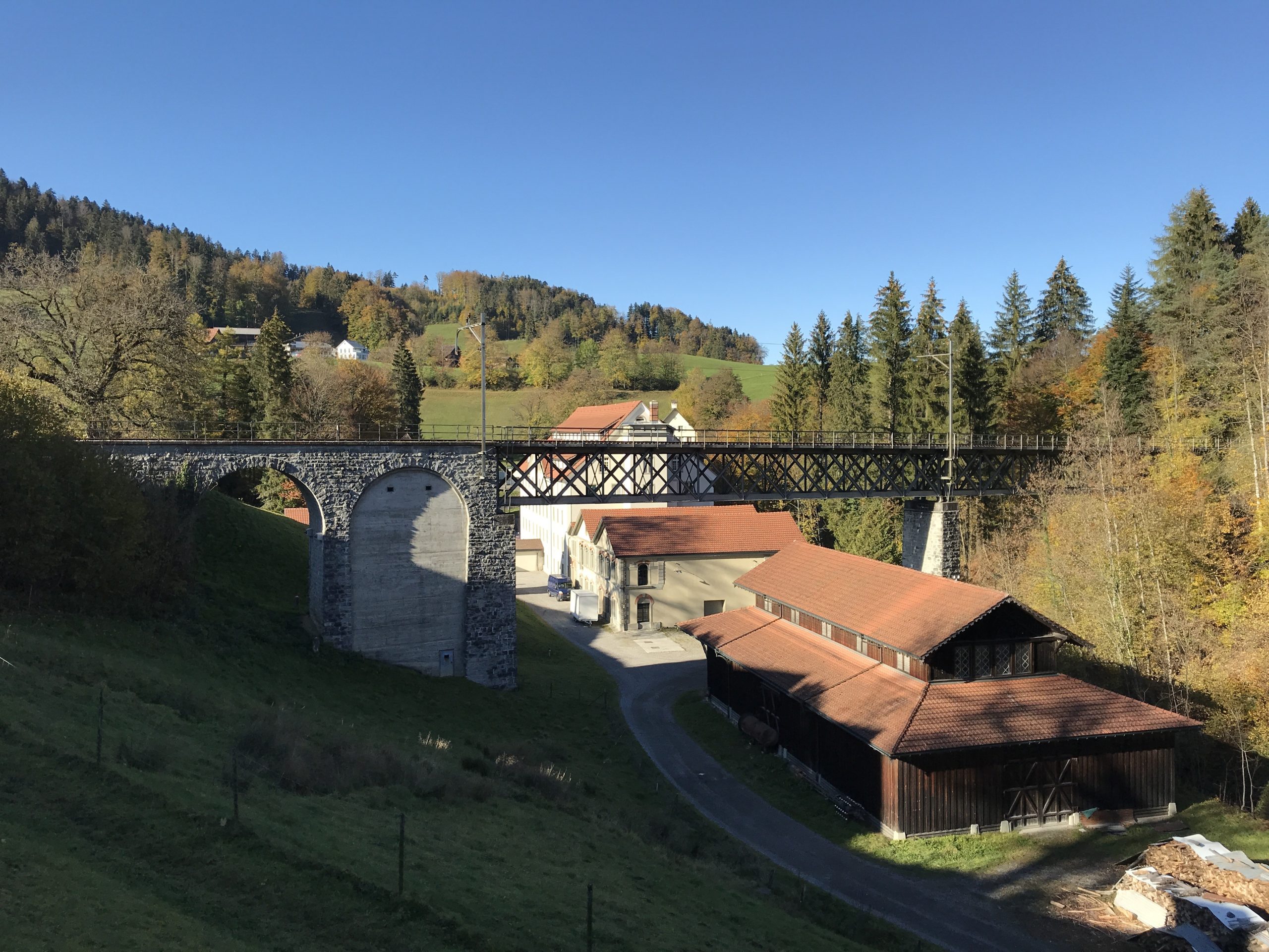 Eisenbahnviadukt in Neuthal